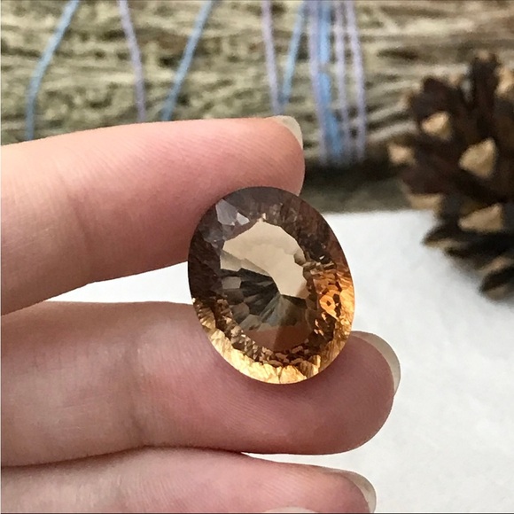 20.90 carat Natural Brown Topaz 19x15mm Oval Cut
Faceted Gemstone, Large stone - Picture 8 of 9